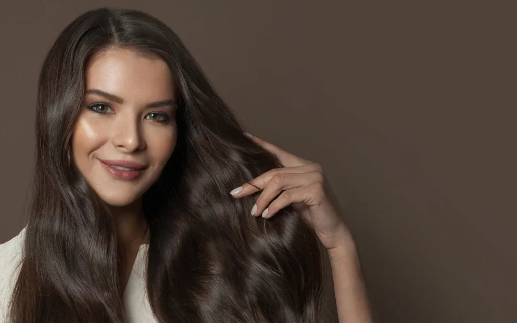 Renovación de primavera — qué cambiar en tu cabello y qué conviene mantener